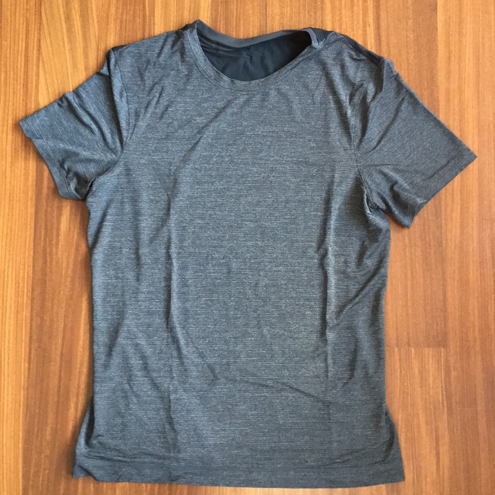 Lululemon Silverescent metal vent shirt mens